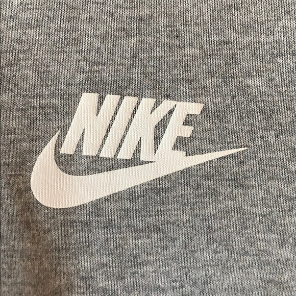 Grey Nike sweater 🤍 - Picture 6 of 6